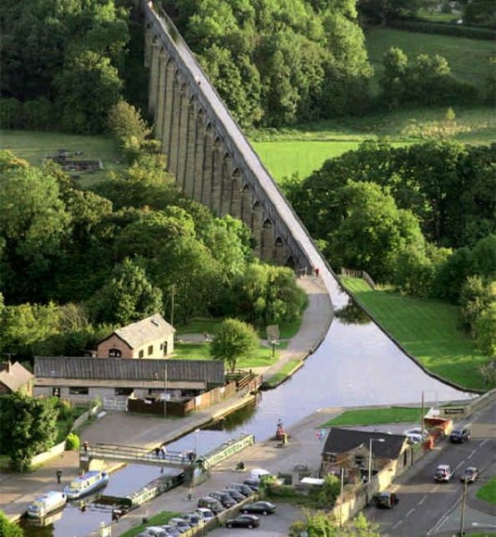 Pontcysyllte渡槽和運河2.jpg